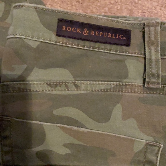Rock Republic Skinny Camo Pants 